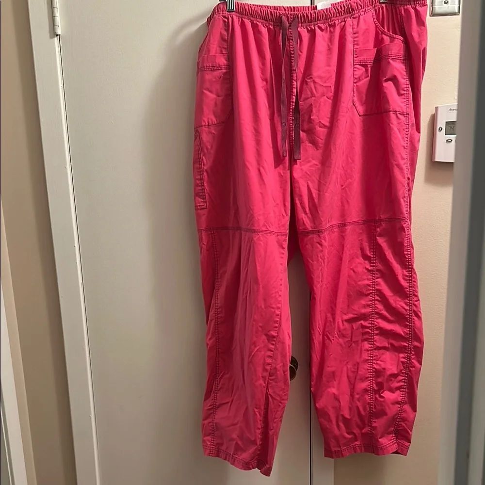 WonderWink Women's Pink scrub set